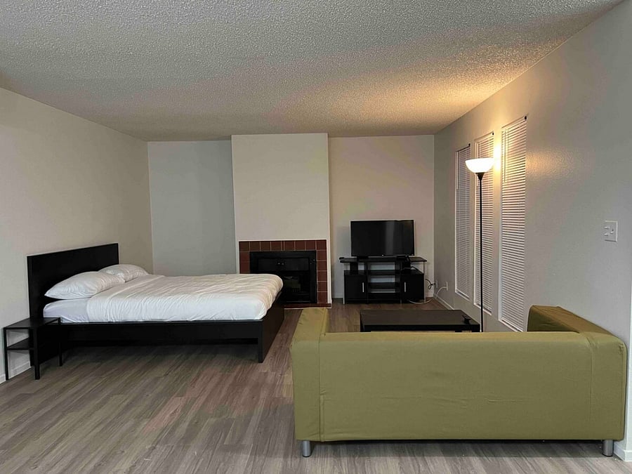 Furnished Finder property 838322_2 photo 30