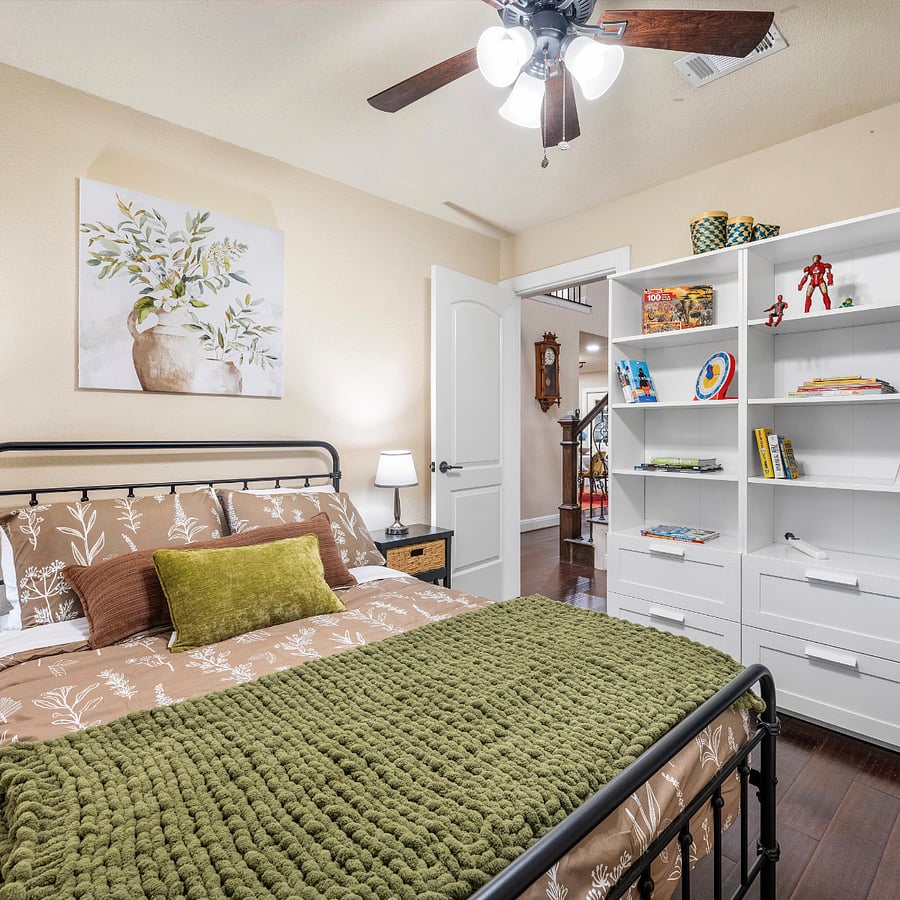 Queen Bedroom