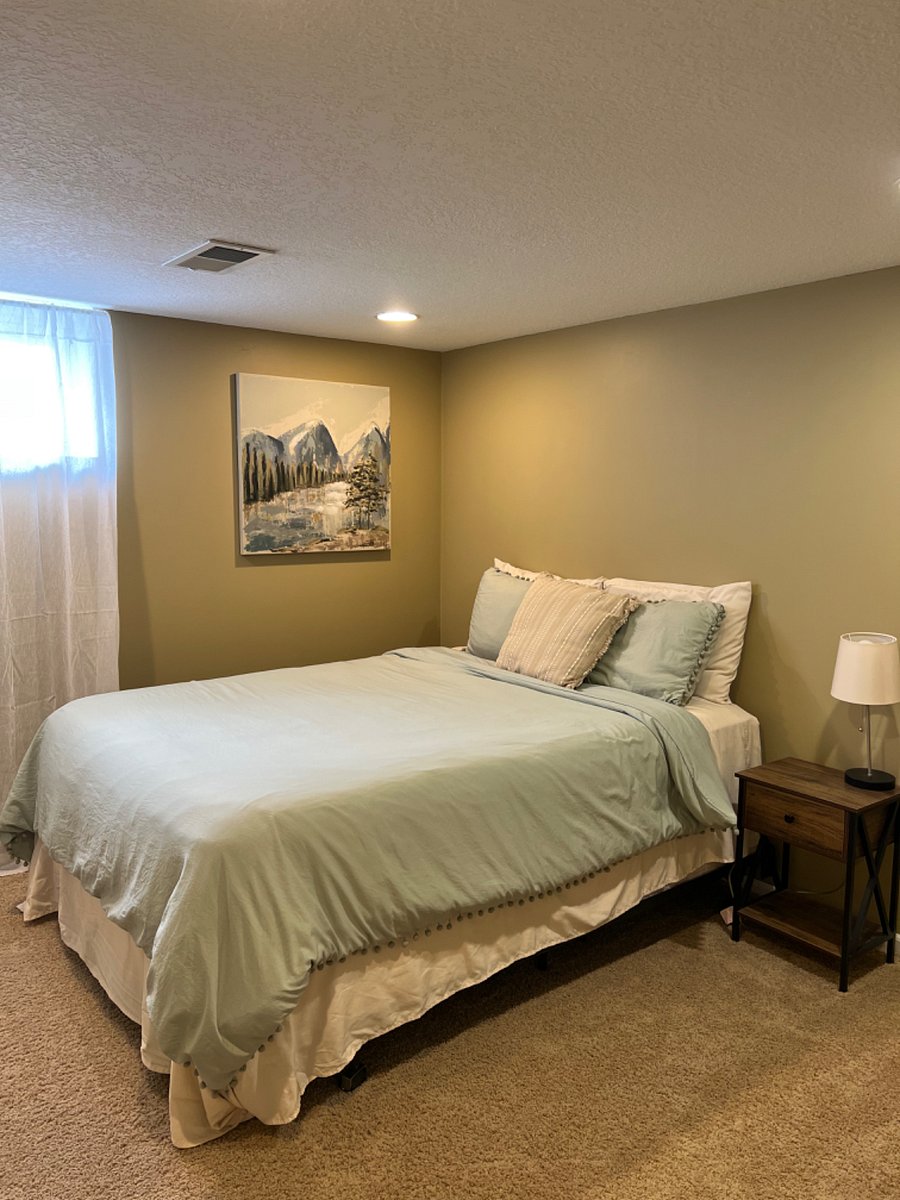 Bedroom 3-Queen
