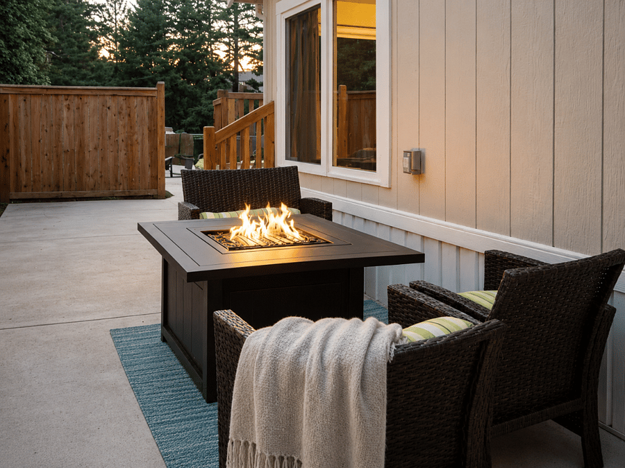 Fire pit for quiet evenings outside.