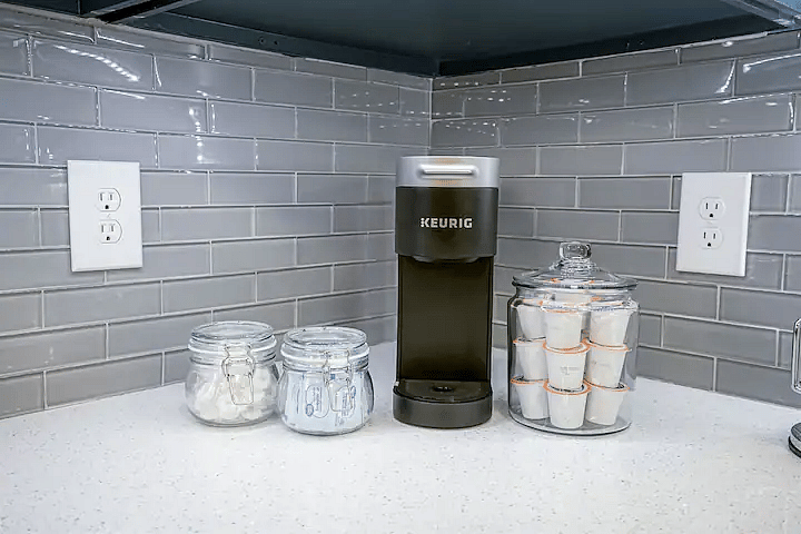 Kitchen Gadgets include" Kerig, Traditional Coffee Maker, Blender, Microwave, Stove, Oven etc.