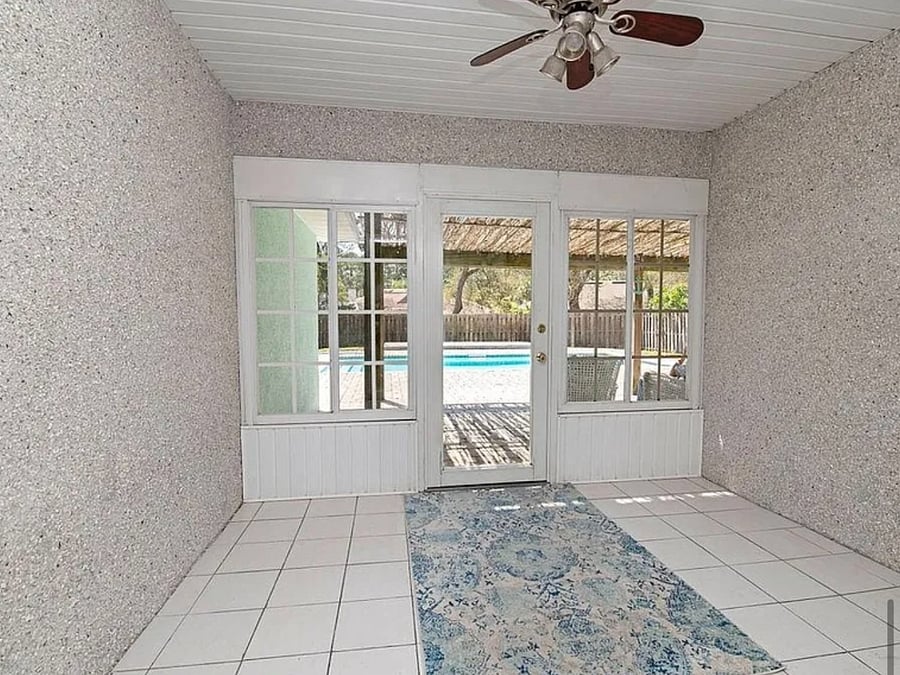 Enclosed lanai