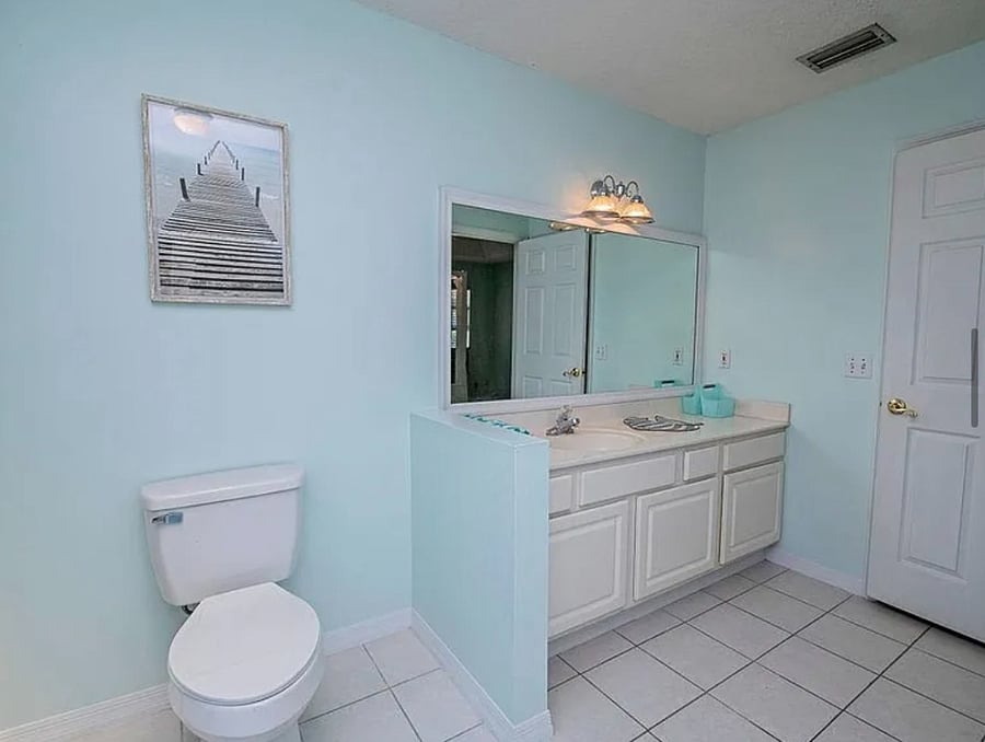 En-suite bathroom