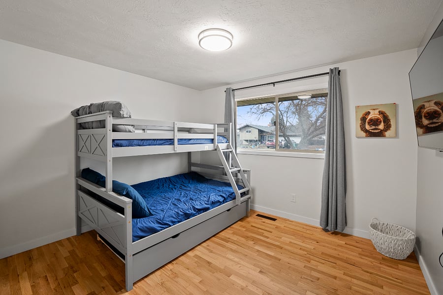 Bedroom #2: Bunk bed with trundle pull-out at the bottom, sleeps 3. With proper notice, this room can also be converted over to a single queen bed should it be preferred! Let us know!