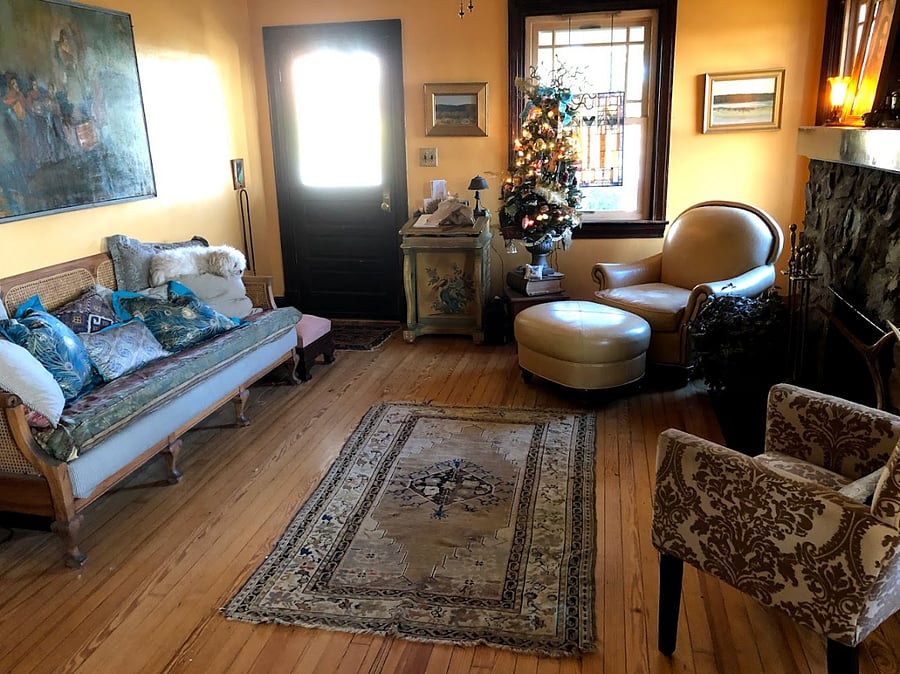 Living room (at Christmastime)