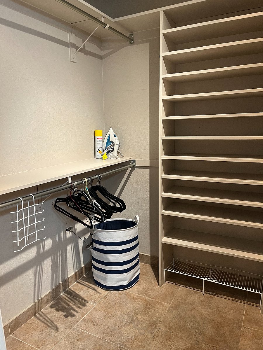 Walk-in closet