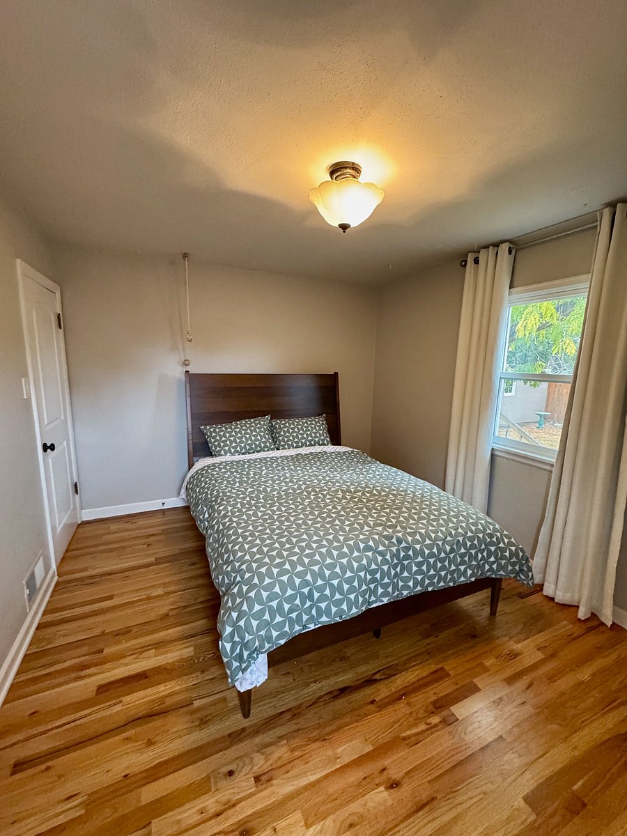 Back bedroom with Queen Bed
