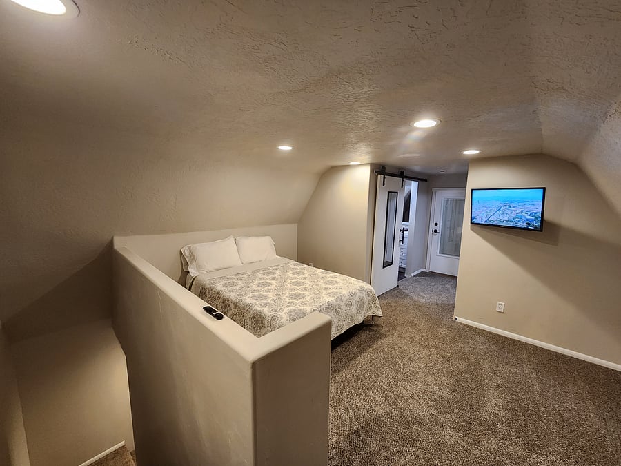 Alt view of loft area