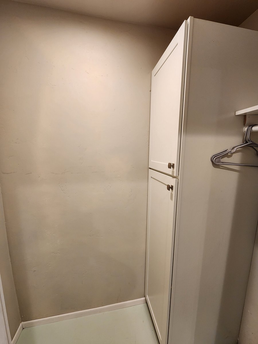 Walk in pantry