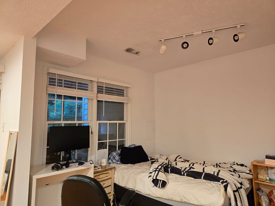 Queen size bed (high quality)
Your studio, right-turn view (90 degree); window is on left and on the right, mini-kitchen (no garbage disposal; only debris-stopper mesh/ induction/ out-Ducted hood on ceiling )
