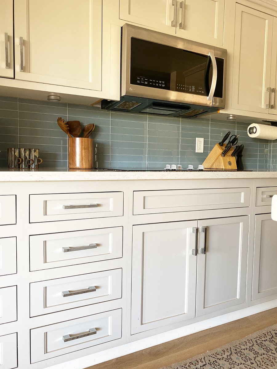 Kitchen with electric cooktop