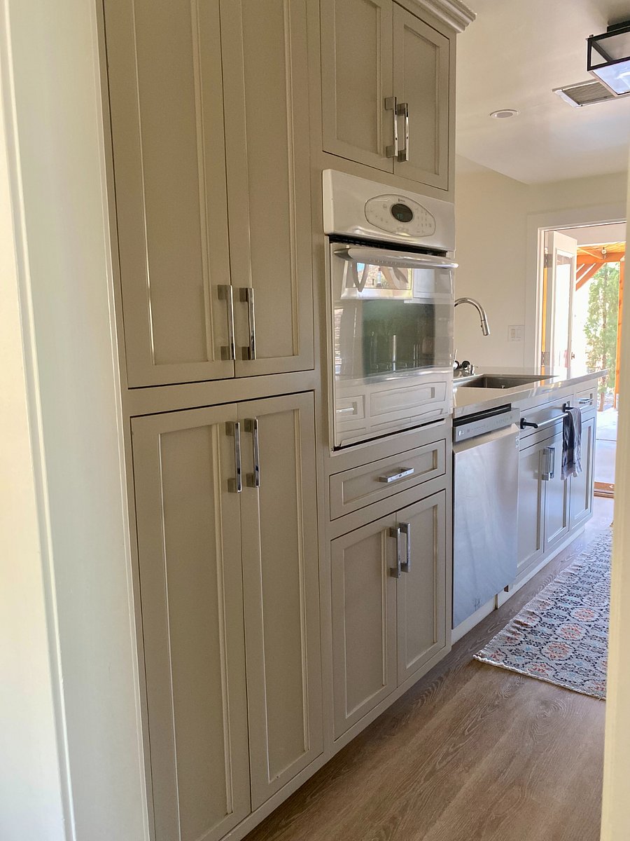 Kitchen pantry and single oven