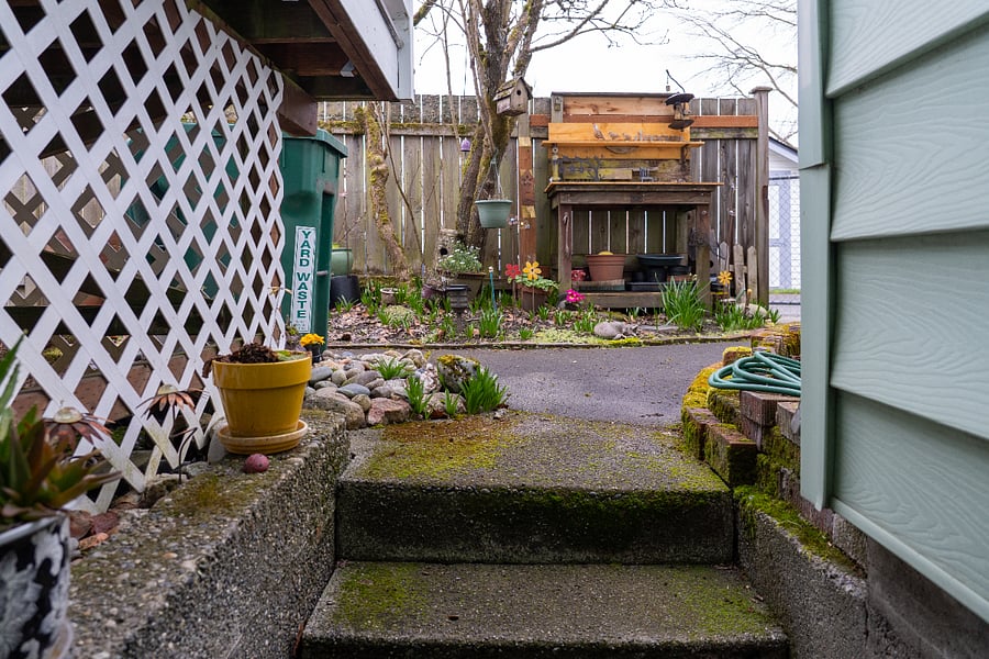 Exit steps from apartment.