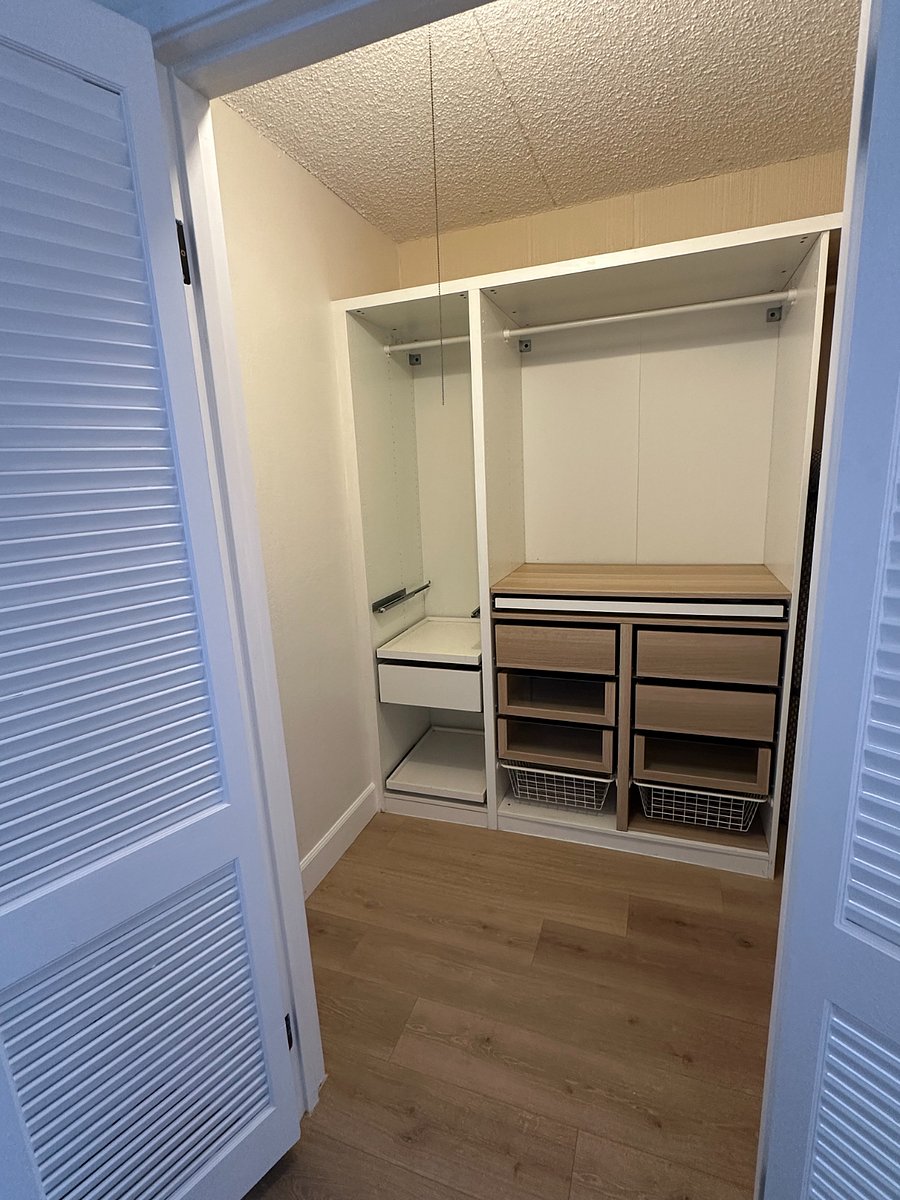 walk in closet