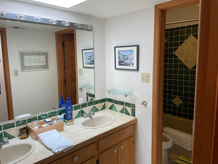 Shared full bath