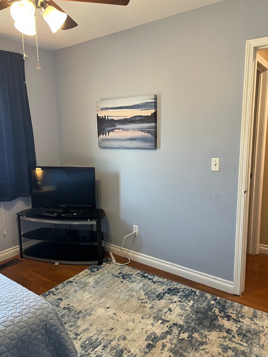 smaller bedroom