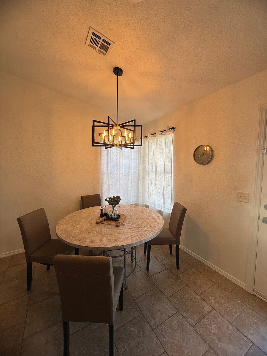 Dining nook