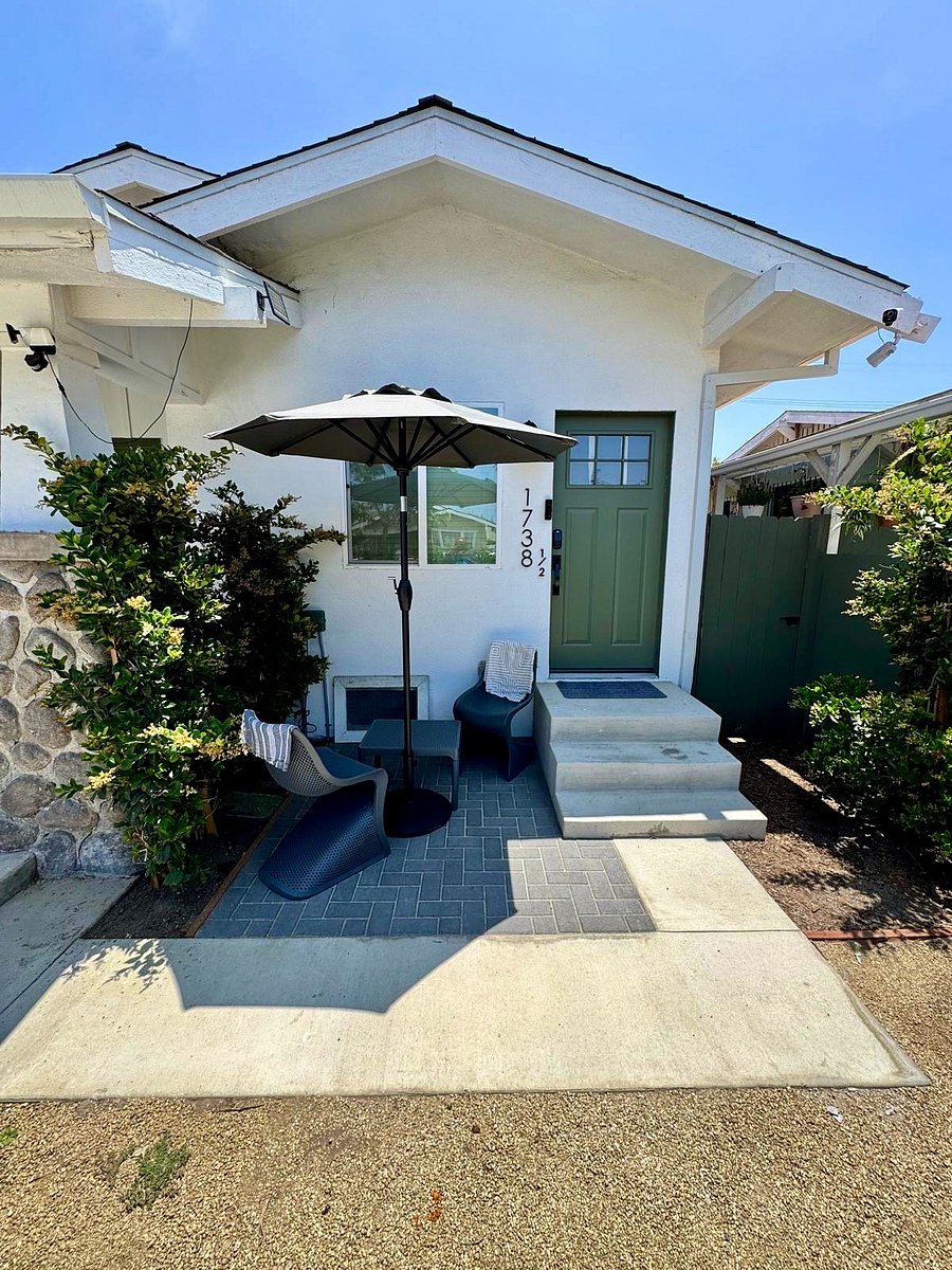 Private front patio