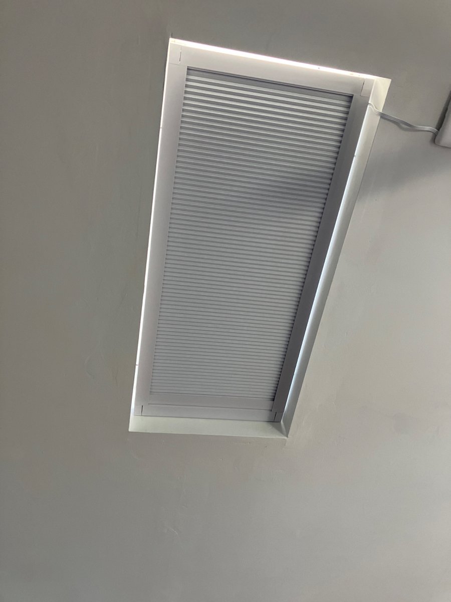 Blackout skylight blinds