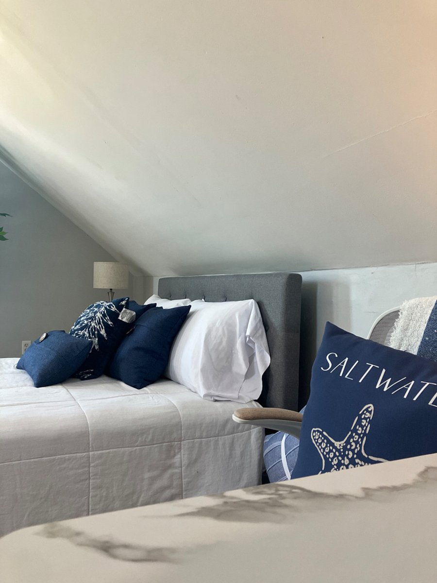 Queen size bed