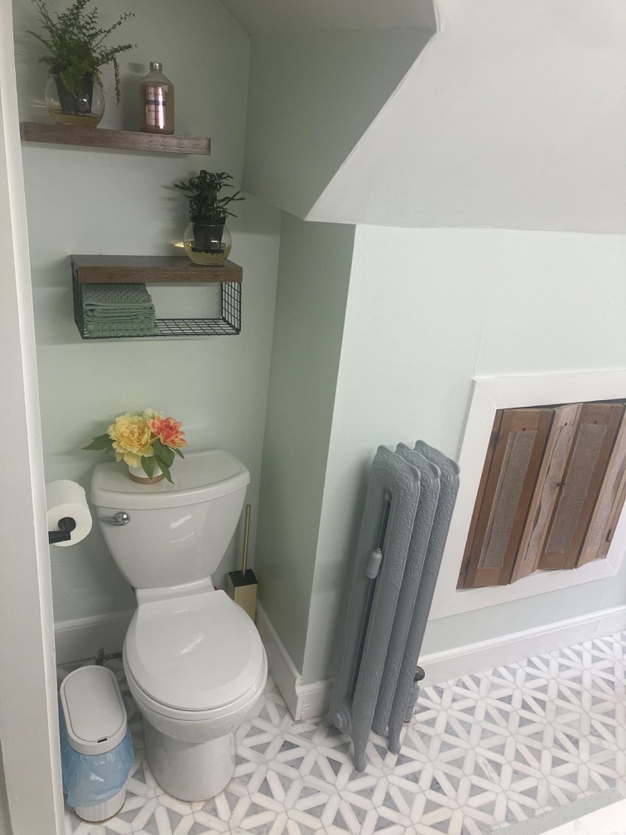 Full size bathroom