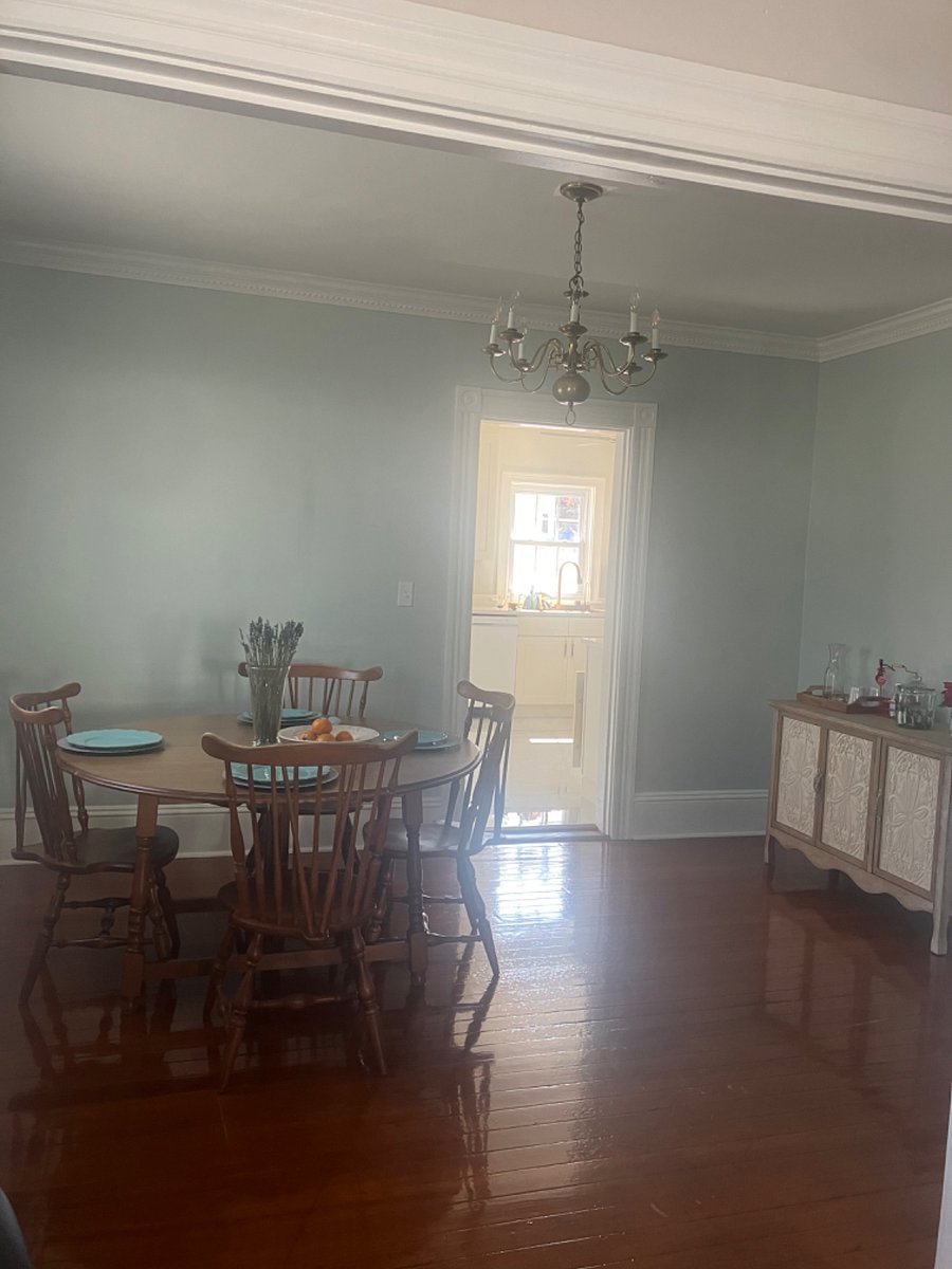 Full size Dinning room