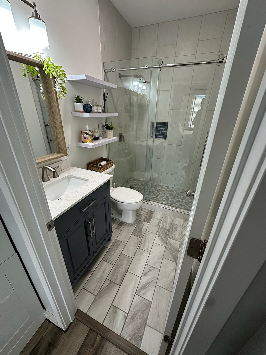 Master Bedroom On Suite Bathroom #1