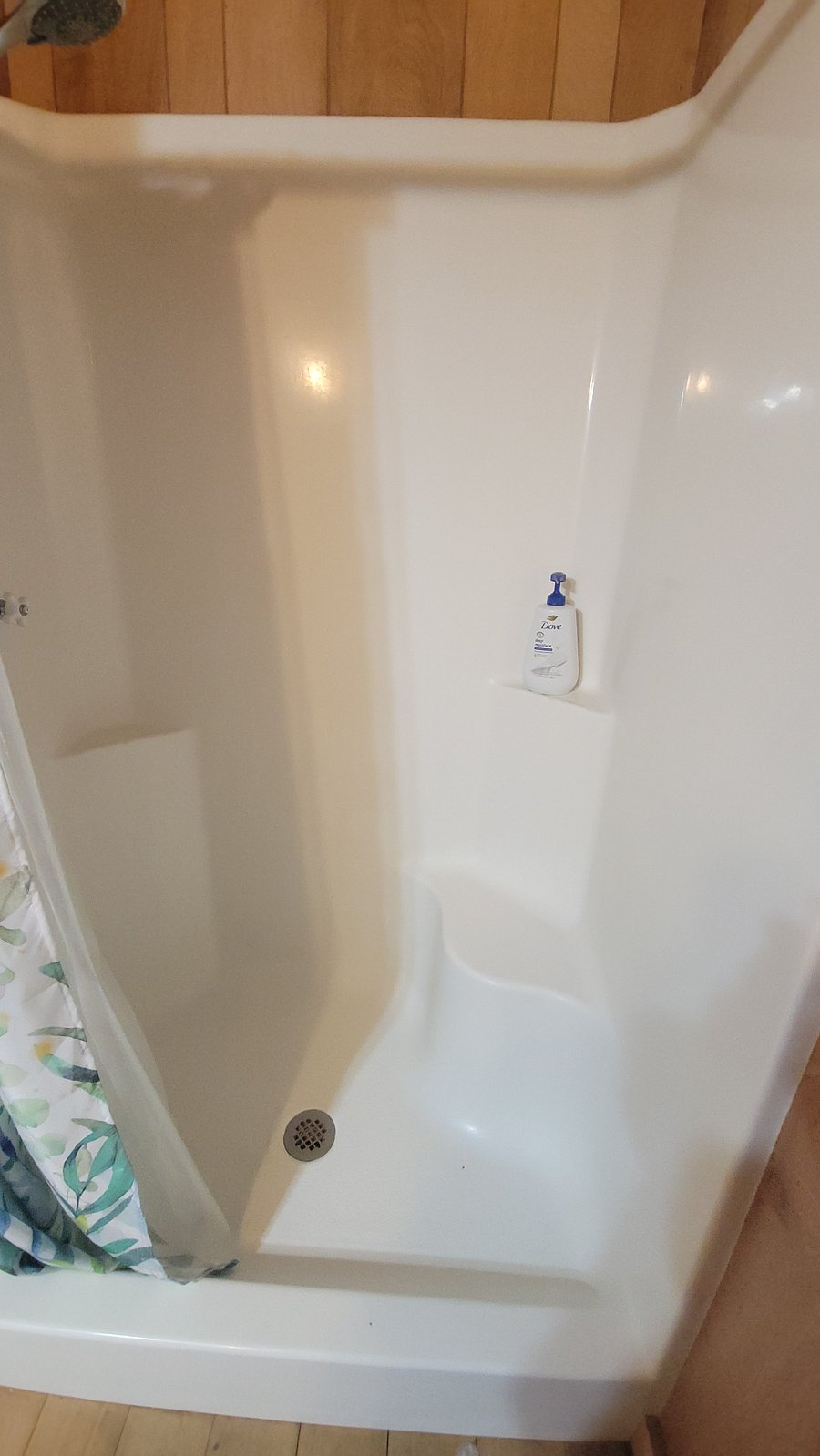 We were surprised at first that so many guests through the years mentioned the wonderful shower. But relaxation is the theme at Magnolia Cabin, and a good shower contributes greatly to the cause.