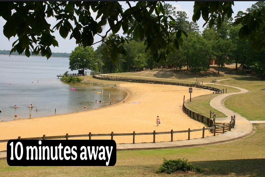 Kincaid Lake, a 2,600-acre reservoir, and the Kincaid Recreation Area provide a wide range of outdoor opportunities including camping, swimming, picnicking, boating, water skiing, fishing, hiking, and bicycling.