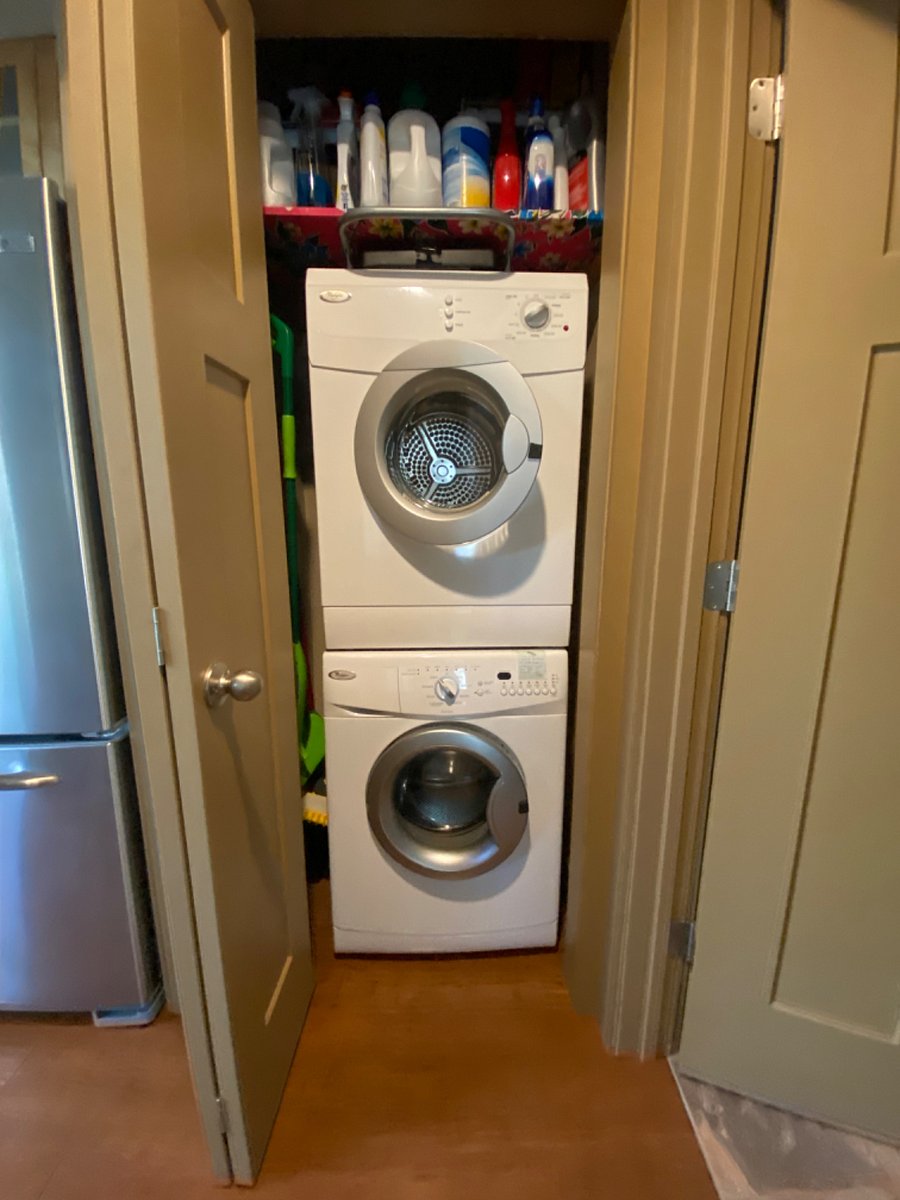 Stackable washer/dryer on main level