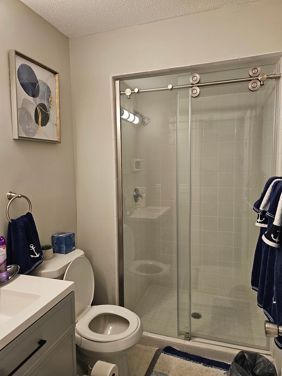 Master Bedroom Bathroom