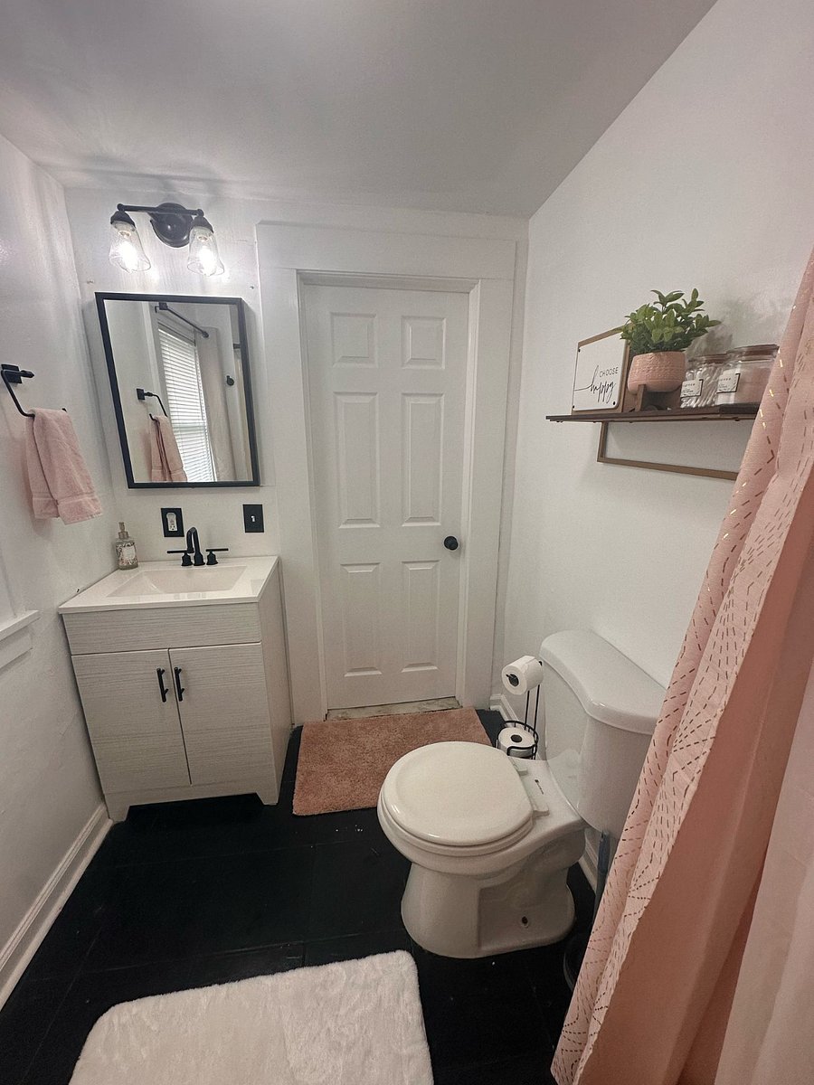 Second Floor bathroom
