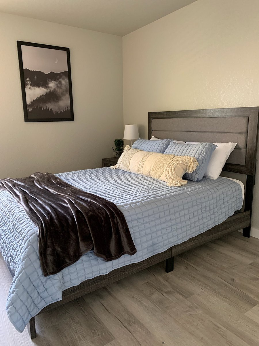 Guest bedroom