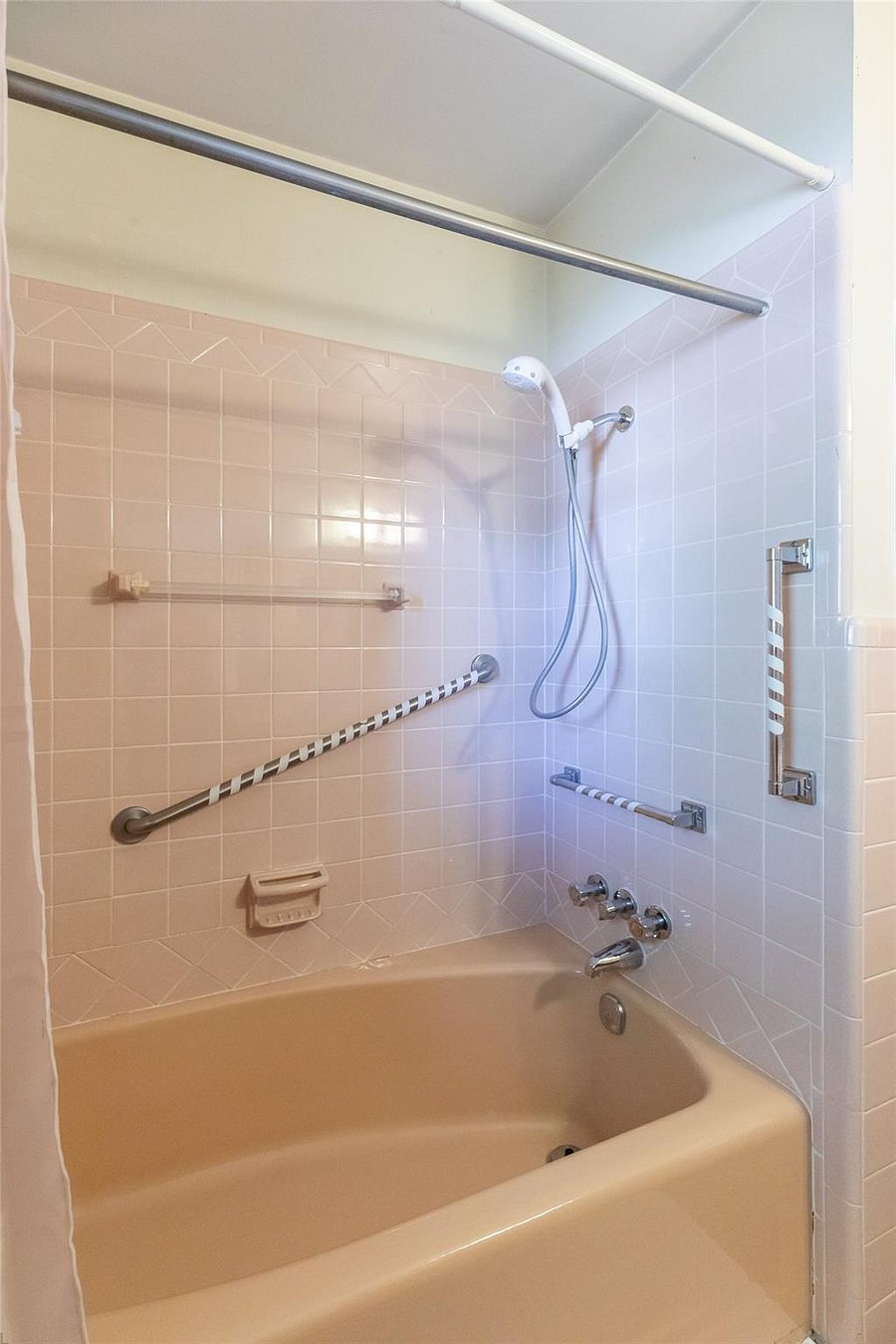 Furnished Finder property 841417_1 photo 18