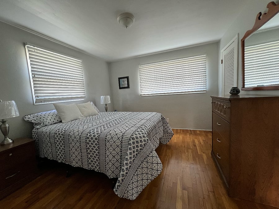 Bedroom 2, with Queen-size Mattress and Closet with Shelving