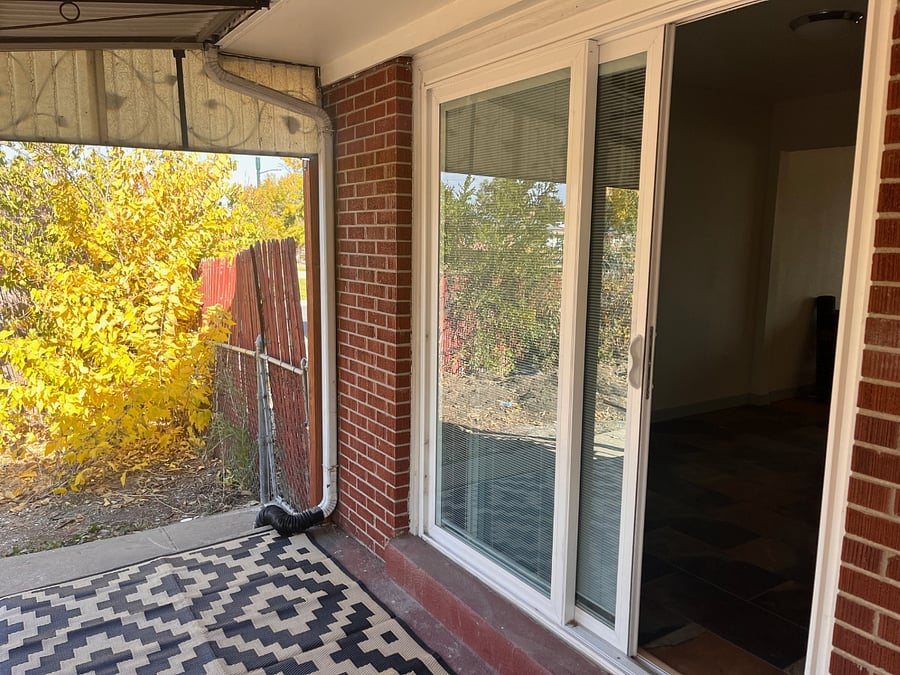 Large covered back patio area.