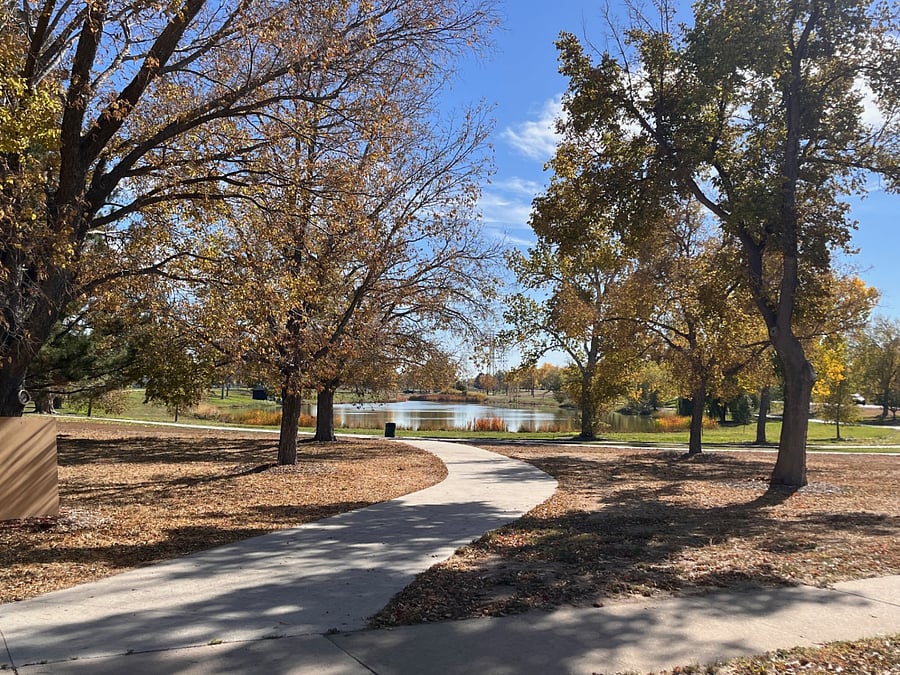 You can see Garland Lake directly across the street from the house. Large park with sand volleyball, tennis courts, baseball, playgrounds, and picnic areas.