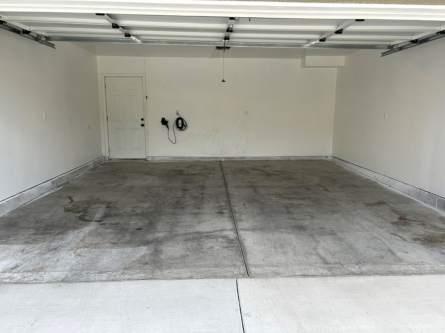 fits 2 standard size cars