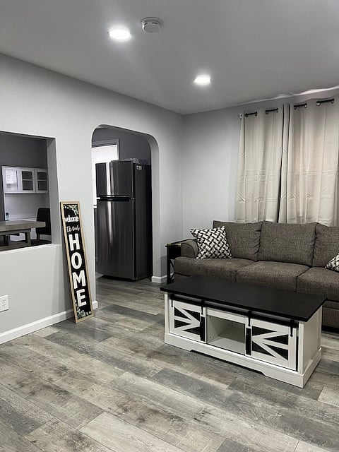 Furnished Finder property 842026_1 photo 3