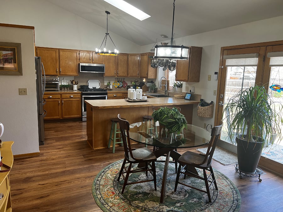 Kitchen / Dining
