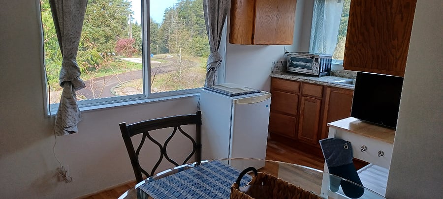 Dining/Kitchen
