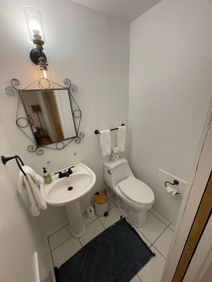 Powder room(in primary bedroom) 