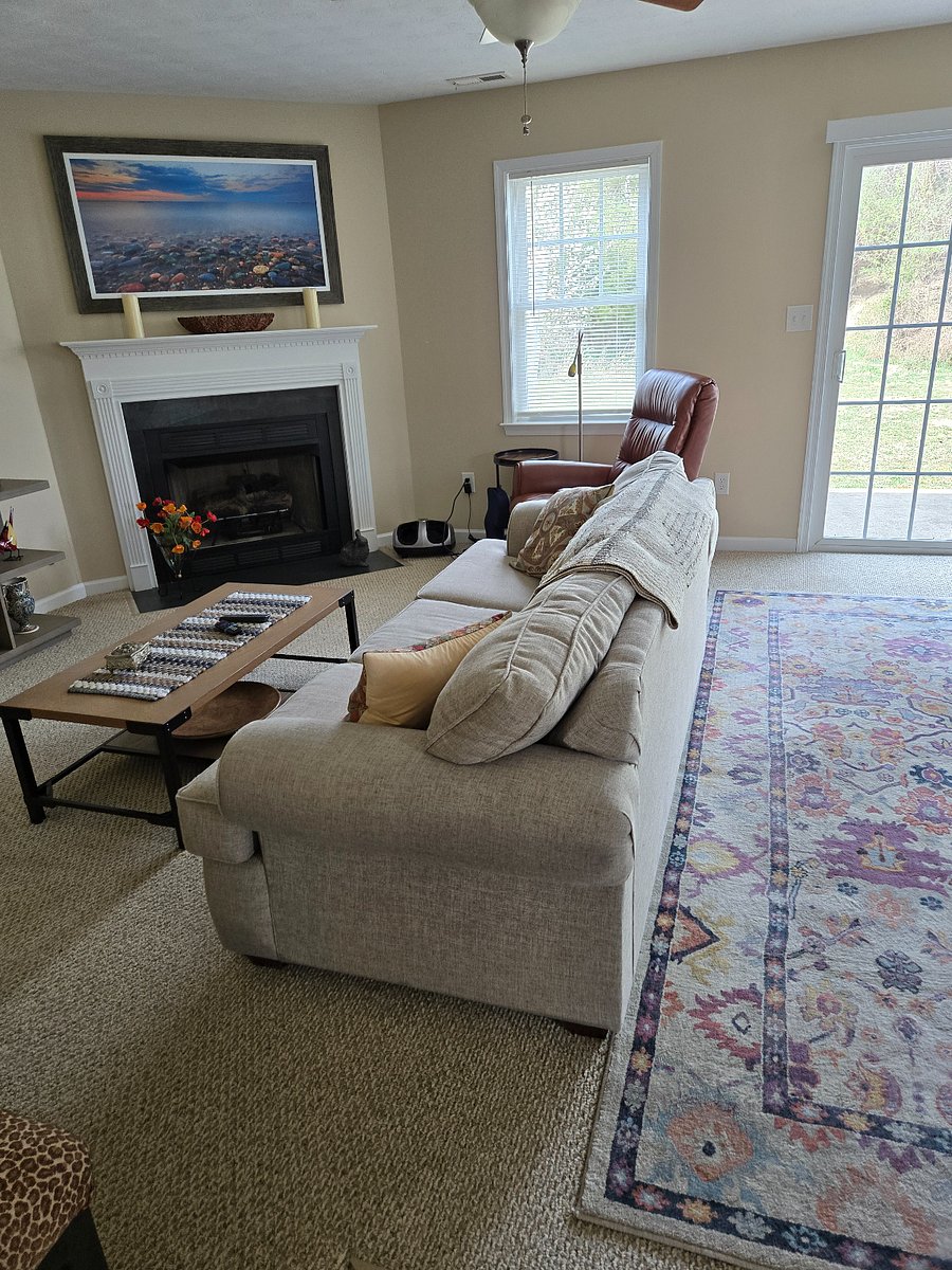 Living Room (center)