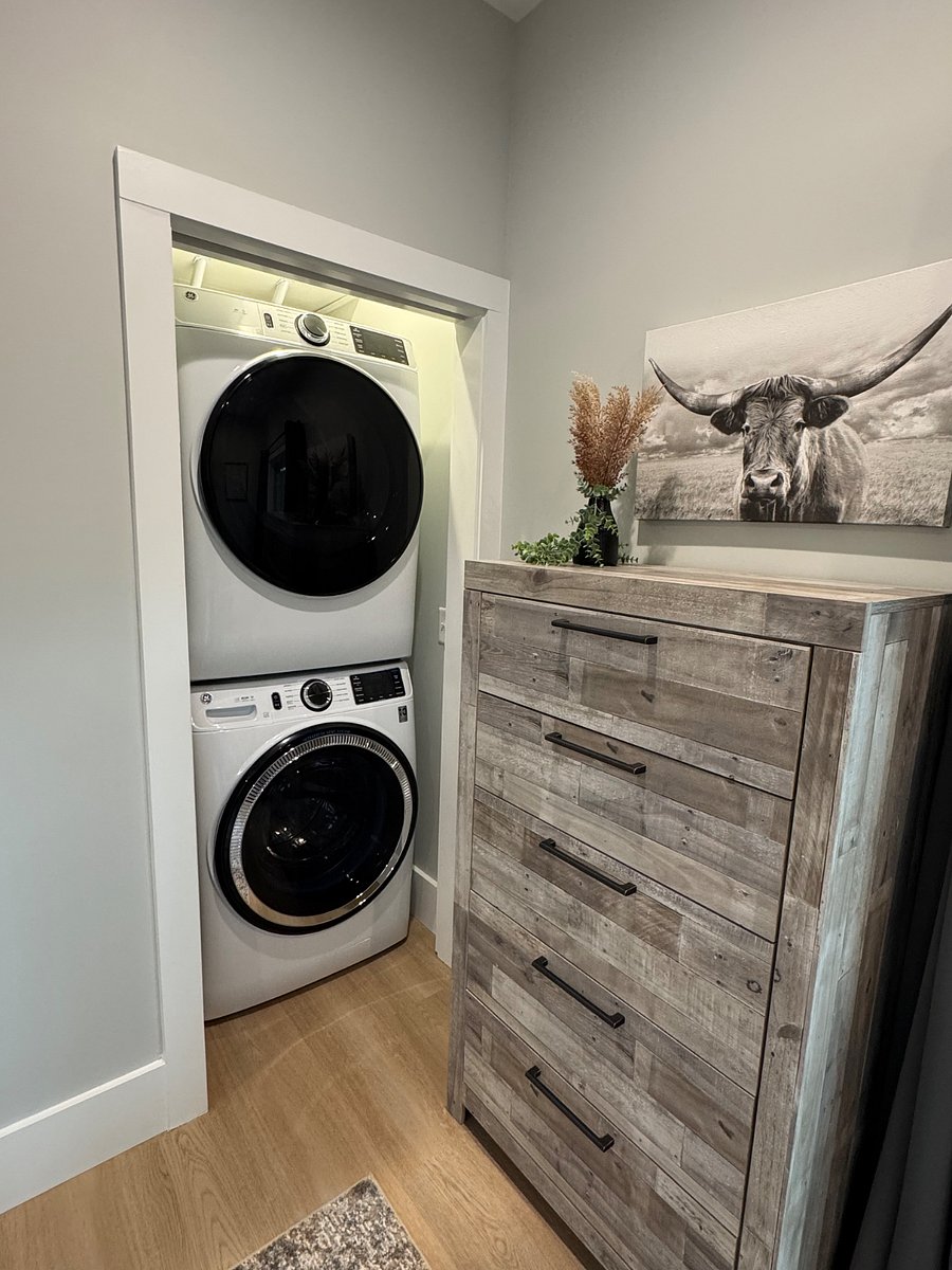 Full size GE washer/dryer 