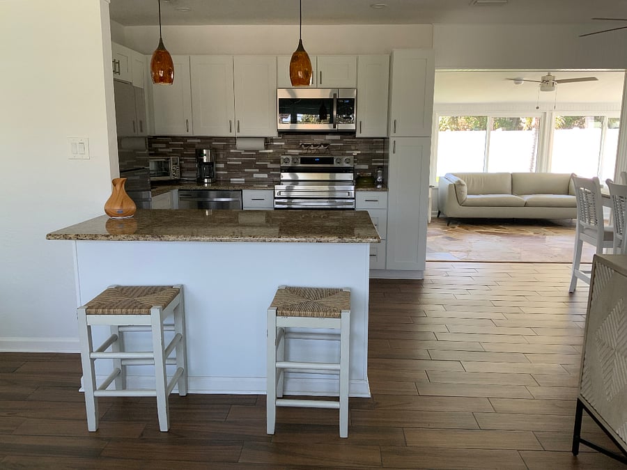 All the great things that a kitchen and dining room have to offer!