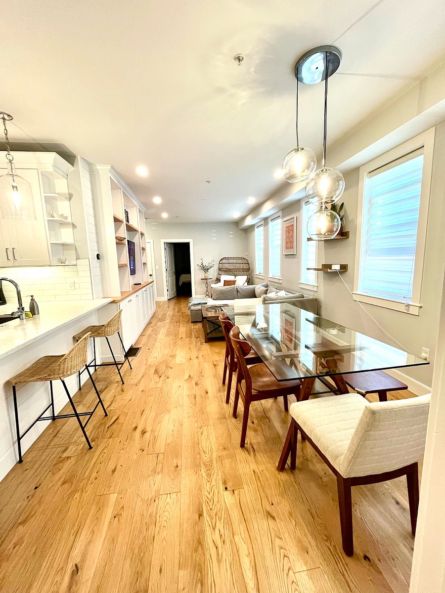 Luxury Duplex w/ Private Parking