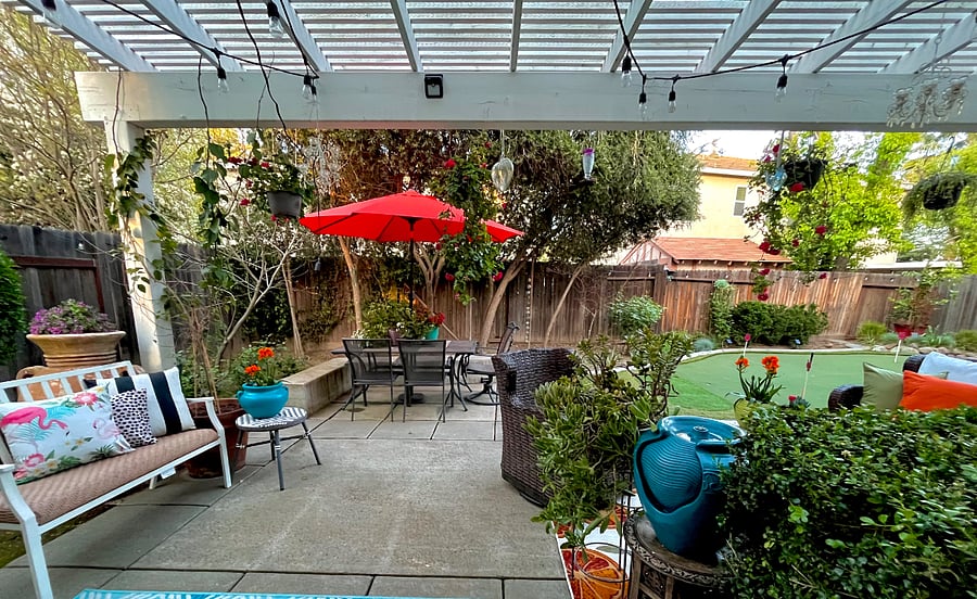 Back patio table/ BBQ area