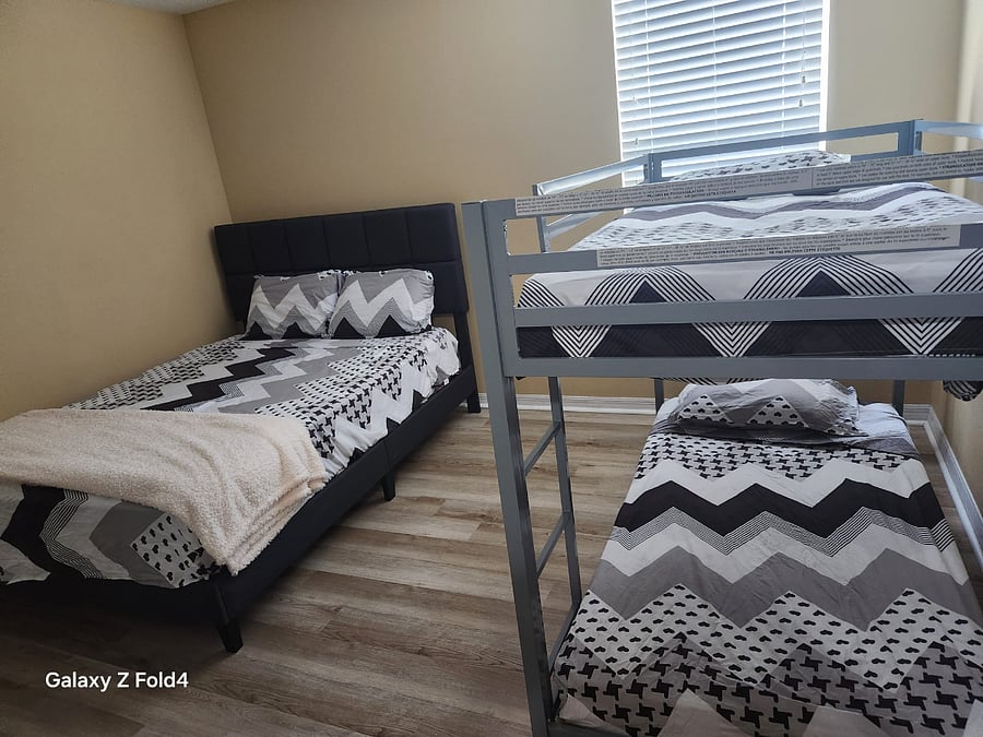 5th bedroom with 1 queen with a bunksecond 