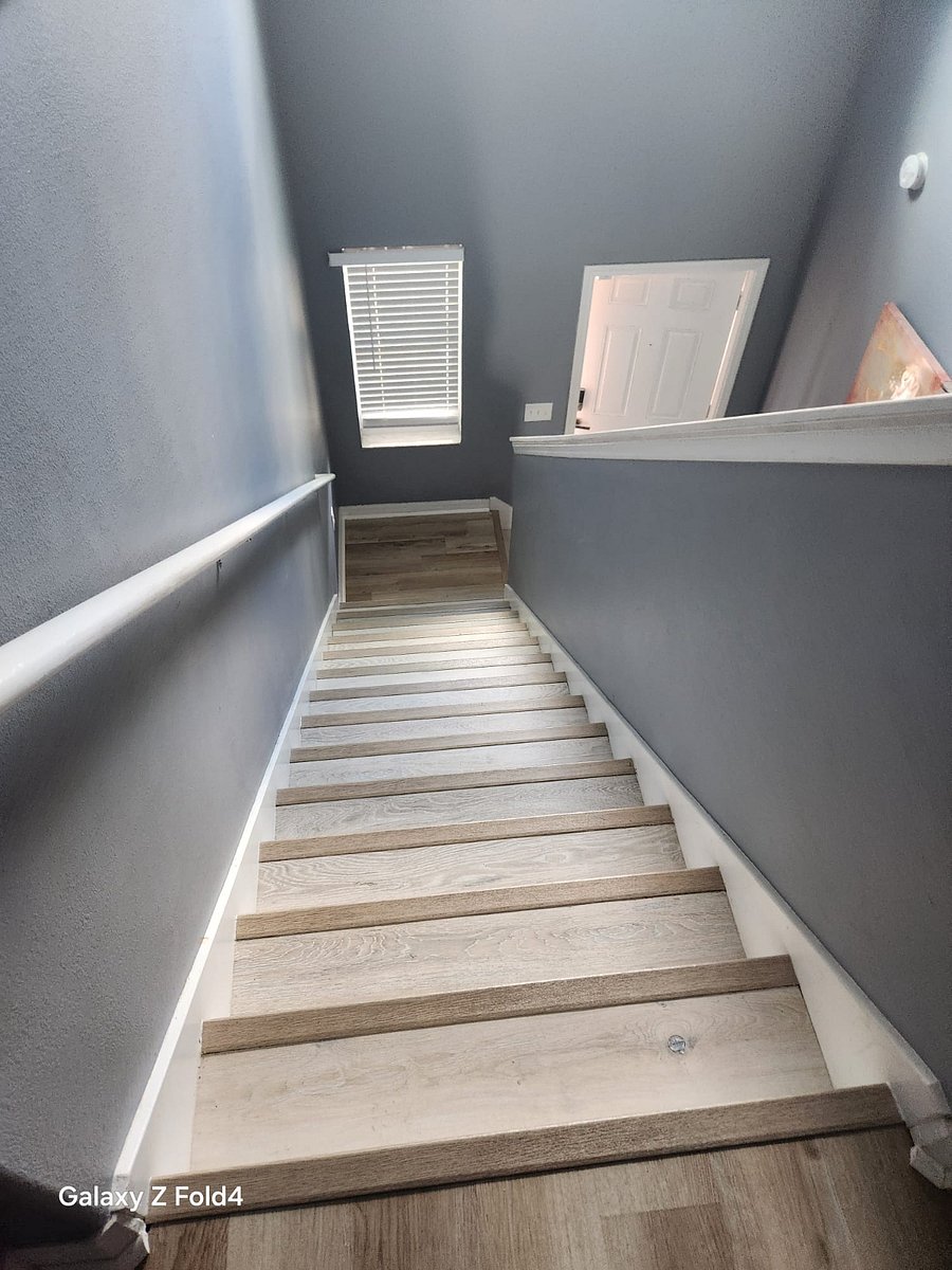 stairs to 2nd floor