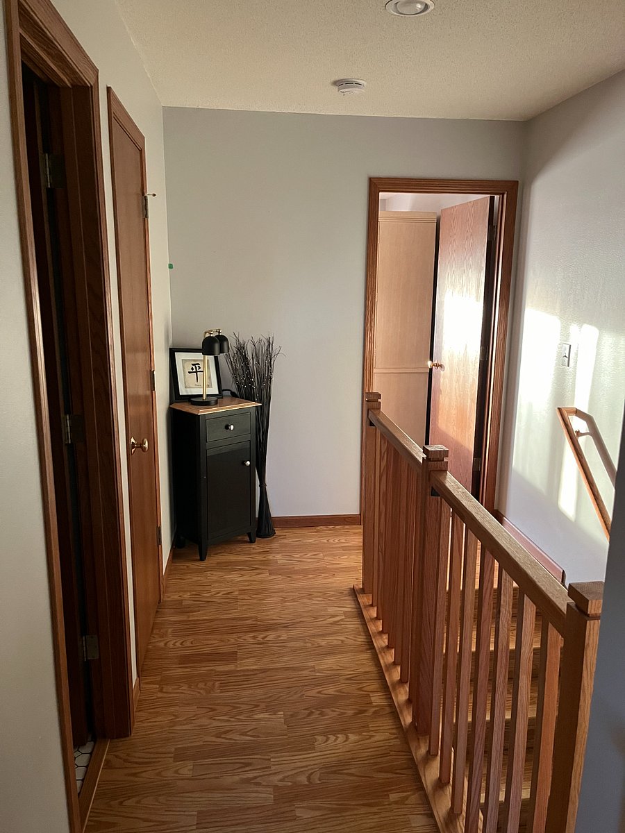 This is the upstairs hallway that connect the two bedrooms. This is looking toward the master with the full bath in the hallway to the left.